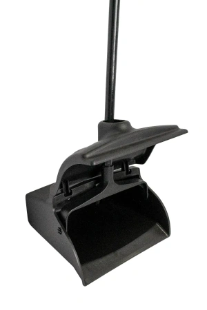 Вик: Совок-контейнер с крышкой + щетка черный MRY